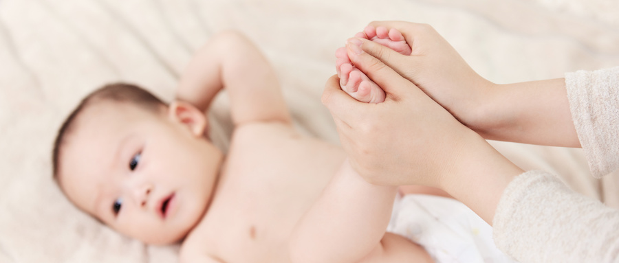 1636091281555349.jpg 攝圖網_501728698_wx_給嬰兒寶寶換尿布(企業商用).jpg