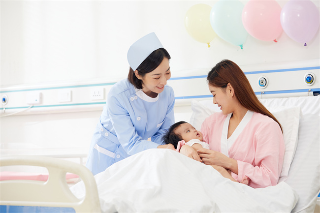 1656148362731646.jpg 攝圖網(wǎng)_501694326_高檔月子中心護(hù)工照顧嬰兒和寶媽(企業(yè)商用).jpg